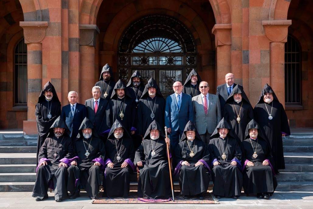 Գերագույն հոգևոր խորհրդի նիստի անհնարինությունը և հայտարարության կեղծիքը