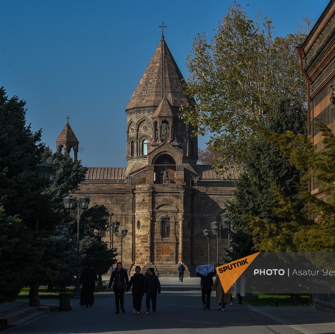 Հայաստանյայց Առաքելական Եկեղեցին դատապարտում է ներեկեղեցական հարցերի աշխարհիկ իշխանությունների միջամտությունը